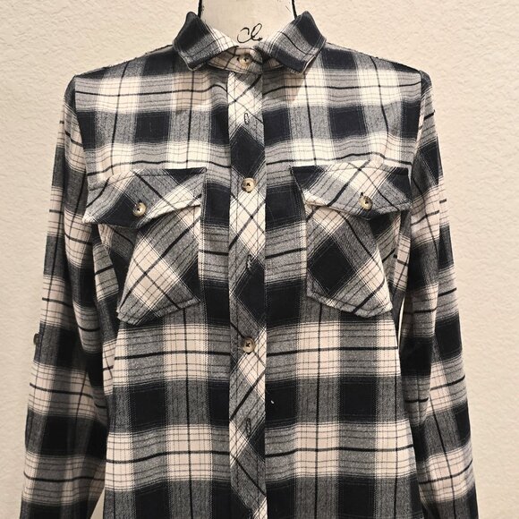 Billy T - Picture 3 of 6